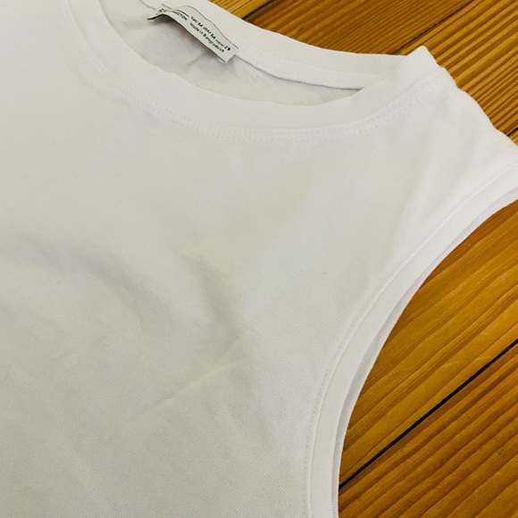 Zara white muscle tee - high low hem, 100% cotton sized medium - Picture 4 of 6